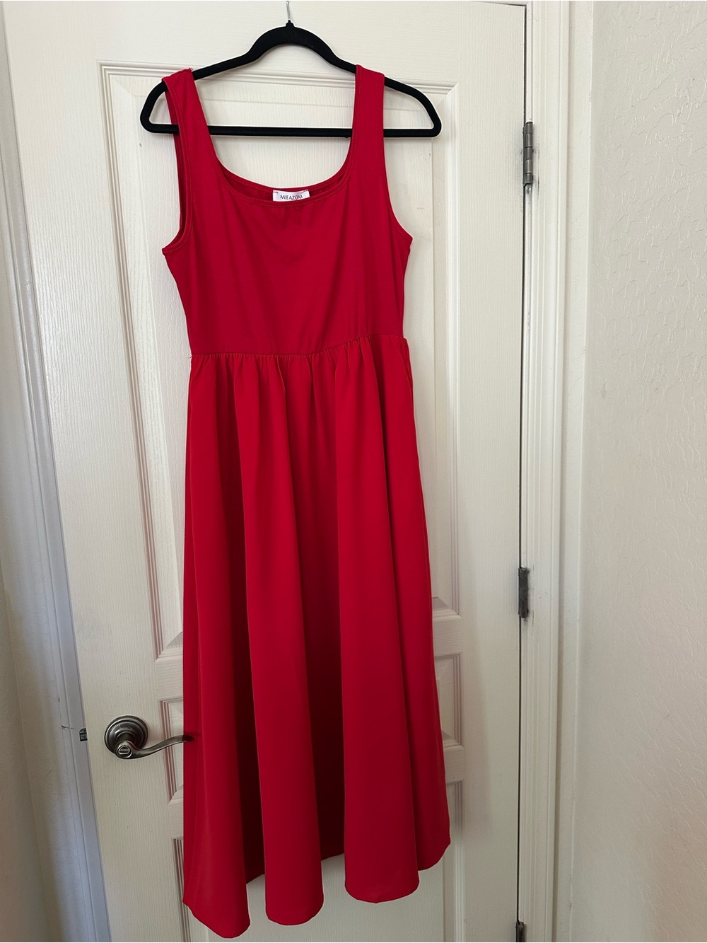 Ballet-inspired Red Midi Dress - Scoop Neck Mixed Media Pockets Size L